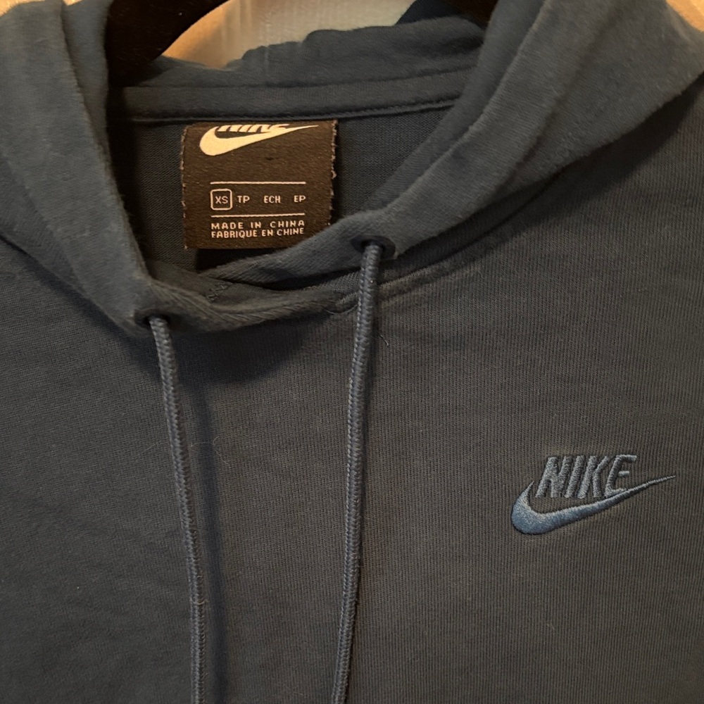 Nike Cropped Blue Pullover Hoodie - Picture 2 of 4